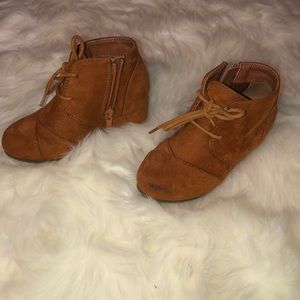 Little ankle booties for toddler girl